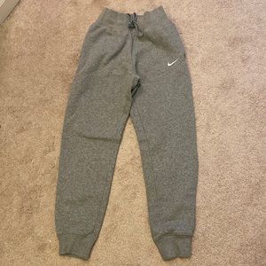 Nike High Rise Joggers